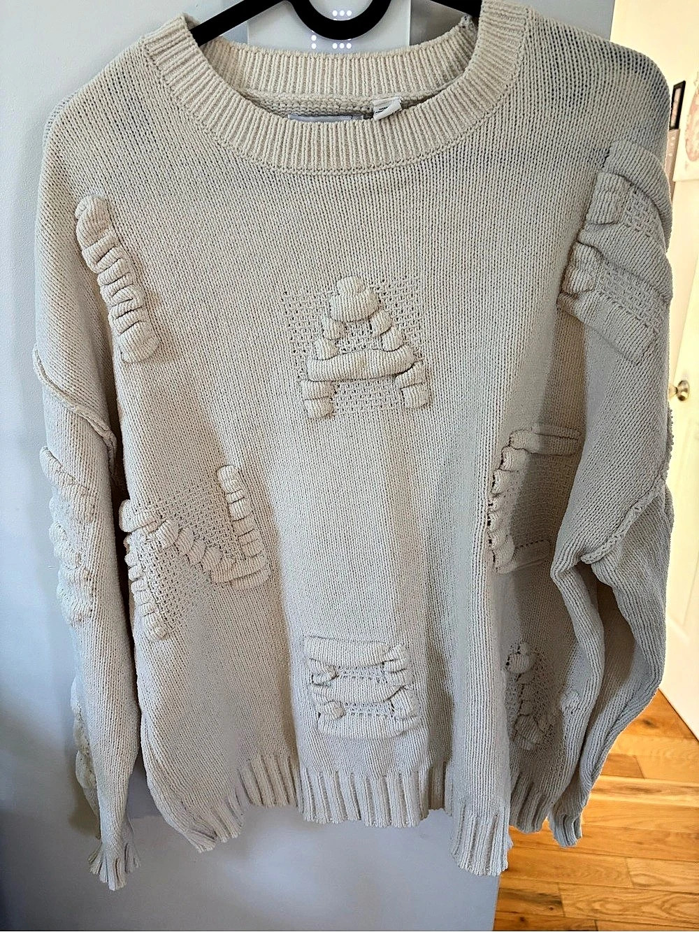 ONLY Distressed Crewneck Sweater in Cream Size XS
